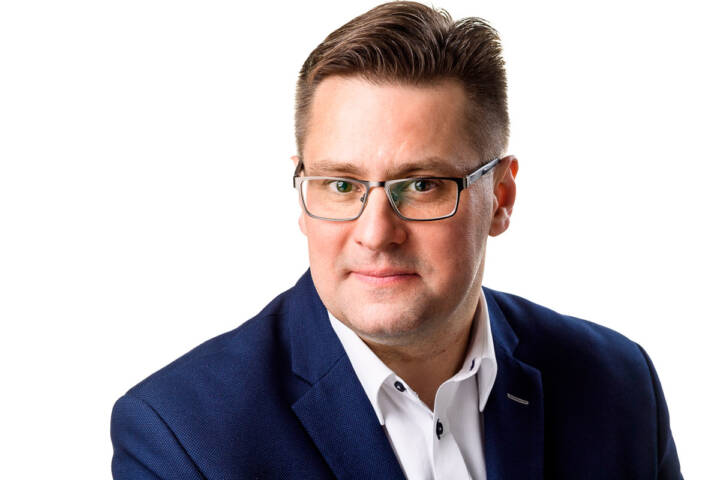 Portret biznesowy, wizerunek profesjonalisty, sesja wizerunkowa, zdjęcia korporacyjne, personal branding, headshot, klasyczny portret biznesowy